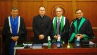 Matjaž Roter - novi doktor prava (Vir: http://sl.radiovaticana.va) Matjaž Roter - novi doktor prava