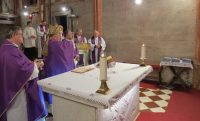 Izročitev pastoralnih načrtov 26. marca 2015 (Avtor: Škofija Celje) Izrocitev nacrtov mar2015 07