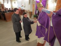 Izročitev pastoralnih načrtov 26. marca 2015 (Avtor: Škofija Celje) Izrocitev nacrtov mar2015 09
