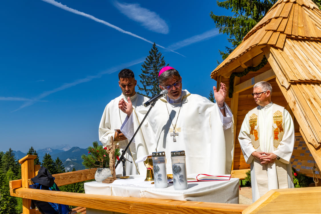 grohat 13 8 2025 (6) celjski škof Maksimilijan Matjaž