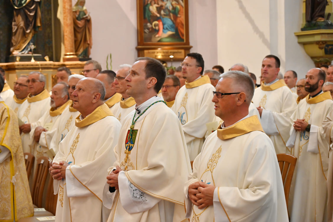 2 posvečenje škof Janez 14 9 2025 (21)