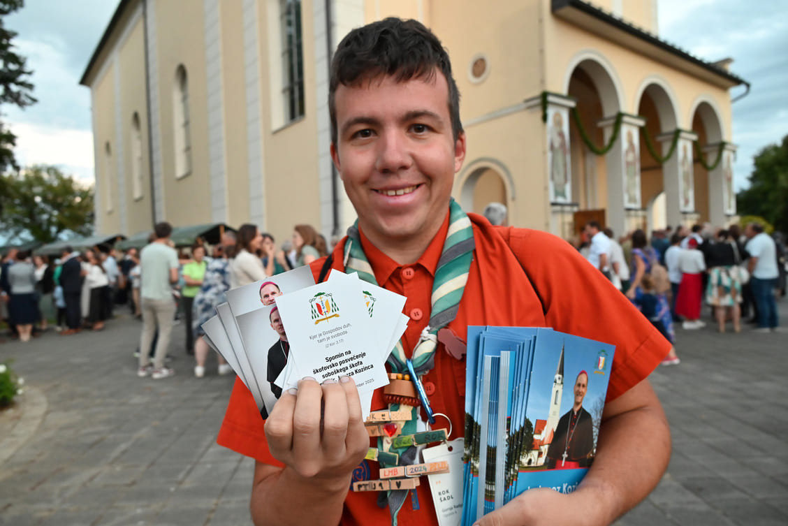 25 posvečenje škof Janez 14 9 2025 (18)