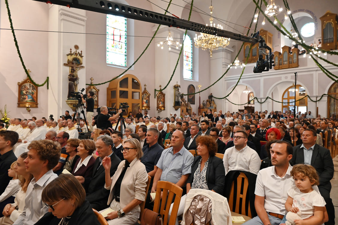 3 posvečenje škof Janez 14 9 2025 (22)