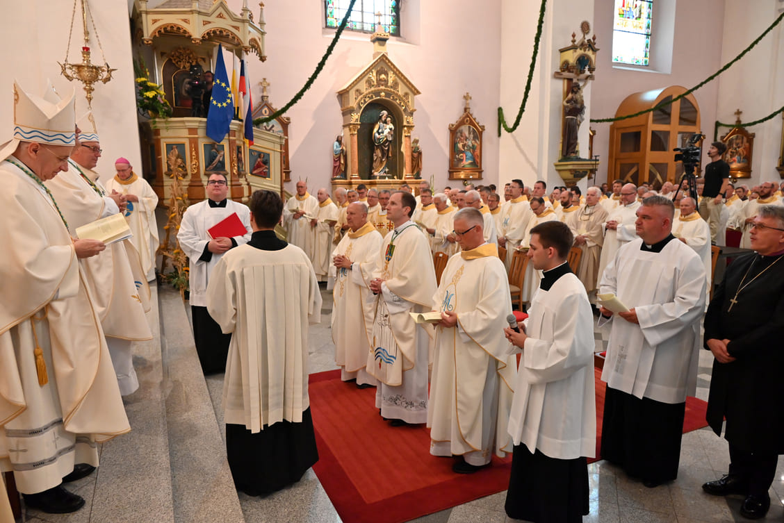 4 posvečenje škof Janez 14 9 2025 (1)